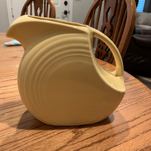 Fiestaware yellow disc pitcher - Picture 5 of 6